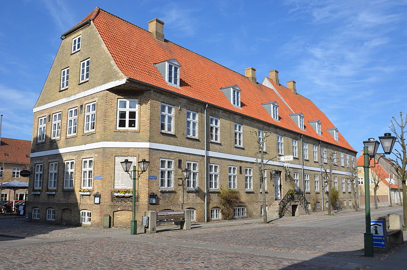 Hoteller i Danmark - foto af Brødremenighedens hotel i Christiansfeld, Sønderjylland. Byggeår 1773.